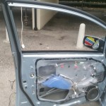 toyota auris front door glass replacement before photo
